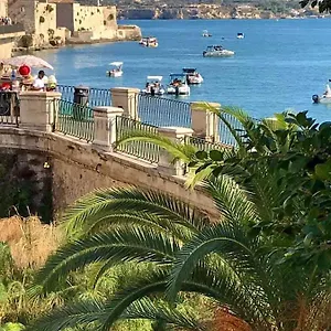 https://la-casa-di-giuly-sofy.sicilyhotelsitaly.net